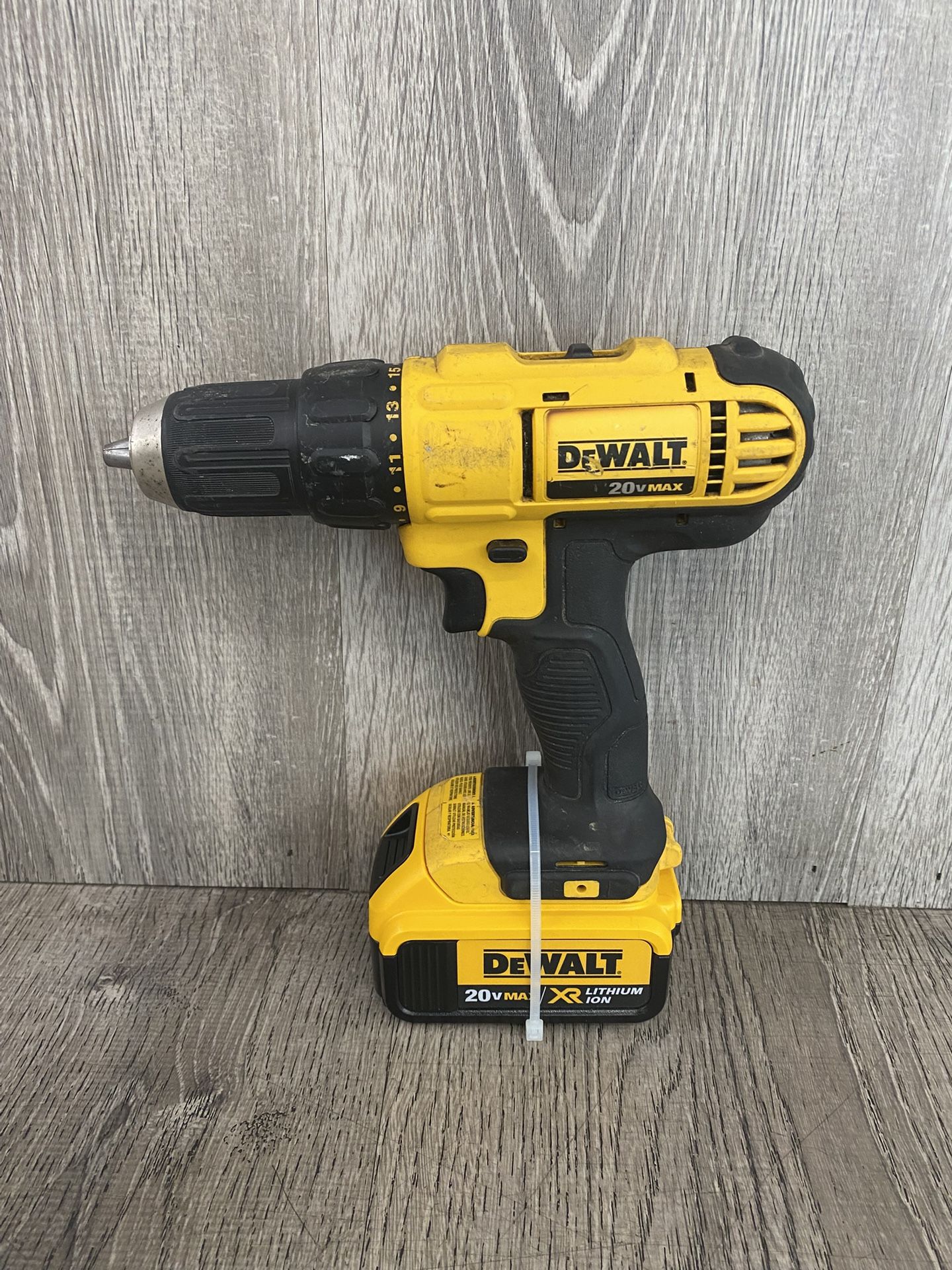 Dewalt 1/2” Cordless Drill w/ 4ah Battery