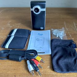 Flip Video Model PSV-552 Pure Digital 60 Minutes Flash Media Pocket Camcorder