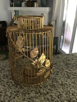 Metal/Gold Plated Lantern Home Decor. Beautiful
