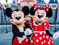 DISNEYLAND 🎢🥤🍿🥨🍦(4) TICKETS 🎟️ 🎟️🎟️🎟️ ONE ☝️ PARK $600 PRICE FIRM