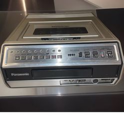 Panasonic VHS OMNIVISION IV ModelNo. PV-2200 Working Condition But Needs Battery