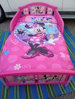 Toddler bed