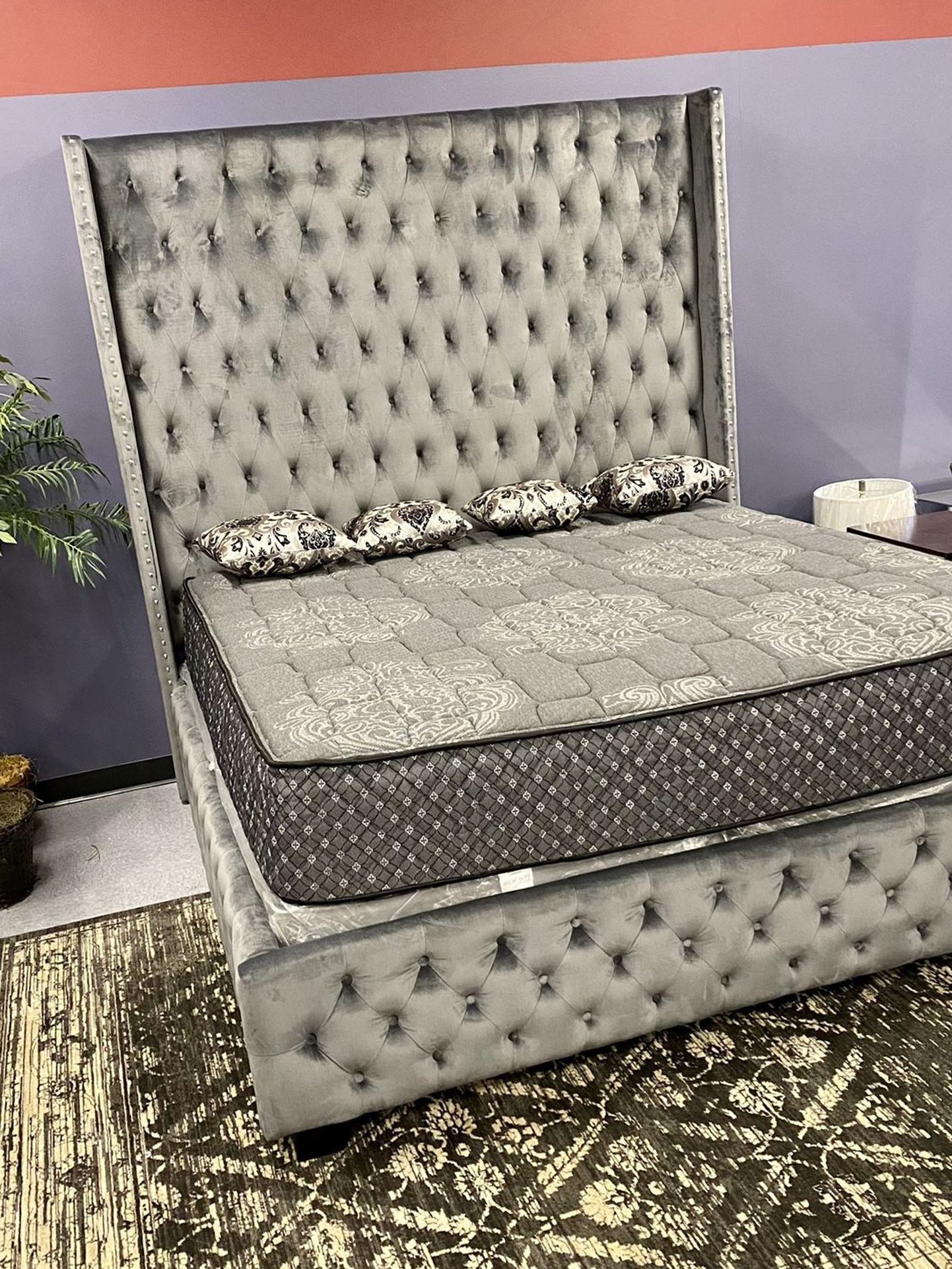 ROYALE *** 85” Inches Tall...!! ” *** King or Queen Throne Bed Frame 🔥🔥**** MUST SEE IN PERSON *** 🔥🔥