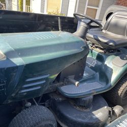 Craftsman LT1000 Lawnmower Tractor