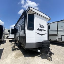 Pre Owned 2024 Jayco Jay Flight Bungalow 40RLTS