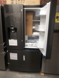 NEW Samsung French doors refrigerator in Black Stainless