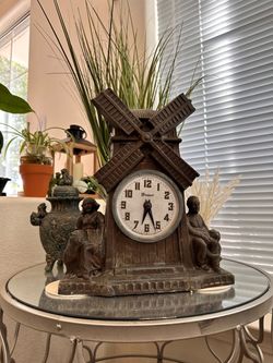 Vintage-style Windsor windmill mantel clock