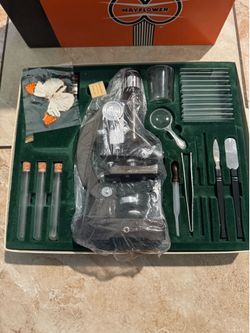 Mayflower microscopic model 769