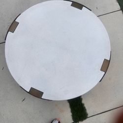 🔥 Modern Round Coffee Table – $350 – PRICED TO SELL