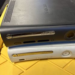 2 xbox 360s