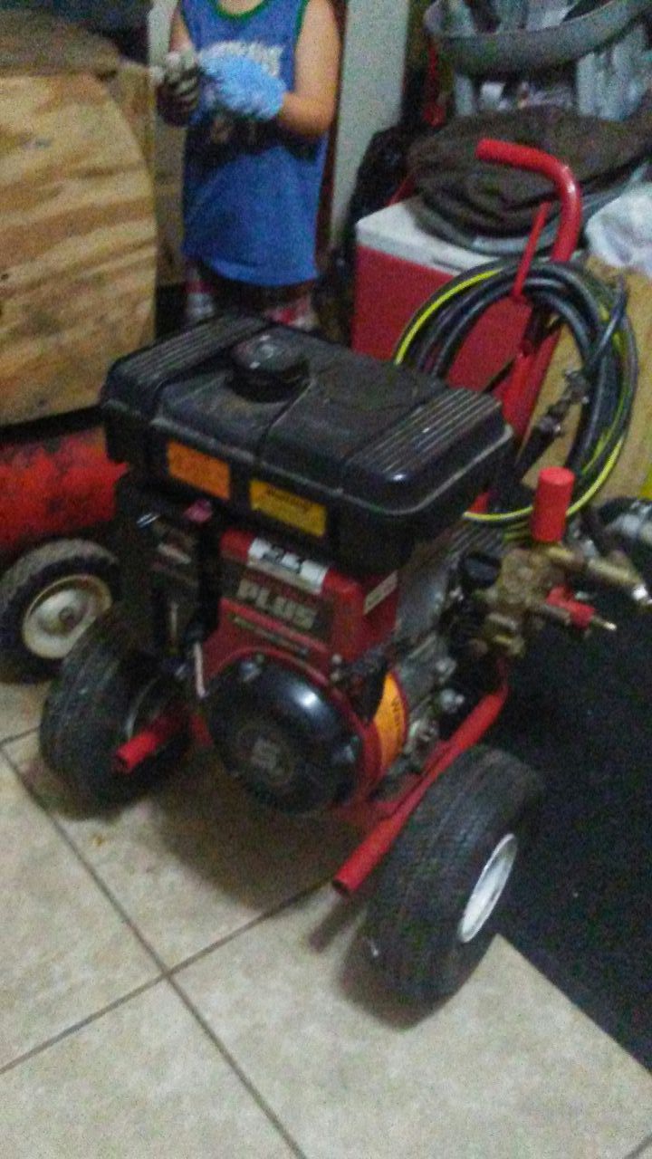 Industrial Plus Pressure Washer Briggs & Stratton 5 H.P