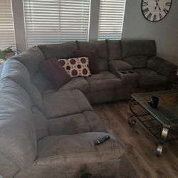  Free Couch With Recliners