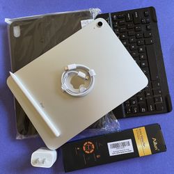 256gb Apple IPad 10th Generation (10.9” Liquid / 2022 model) with pen, keyboard, case & Accessories (warranty 2026) 