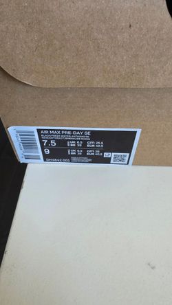 Nike Air Max Pre-Day SE Sneakers