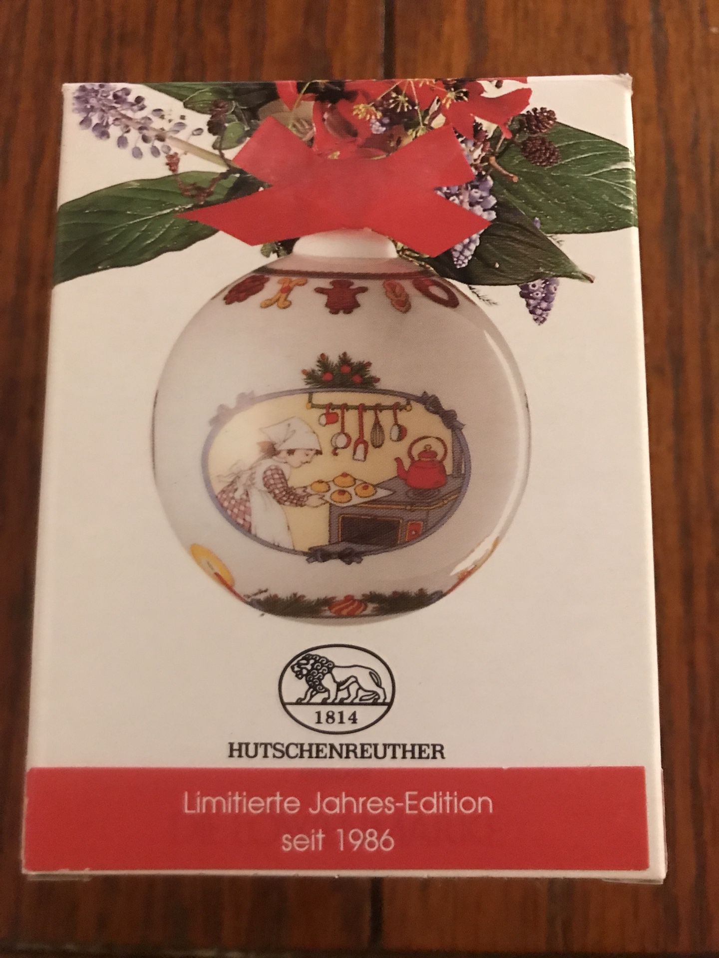 Hutschenreuther 1996 Christmas Porcelain Ball Ornament Germany W/box