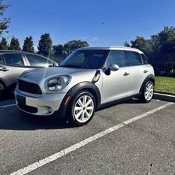 2015 MINI Countryman · Classic Cooper Hatchback 4D