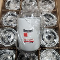 Fleetguard Coolant Filter (12)
