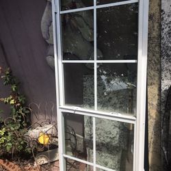 Ventana Vidrio Y Metal Muy Buena Condicion Solo Q Un Seguro Se Le Quebro