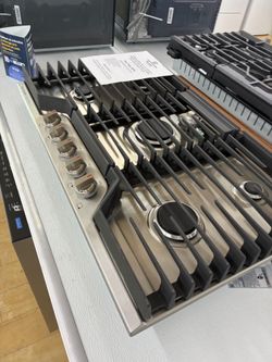$694 Stainless Steel 5-Burner Gas Cooktop