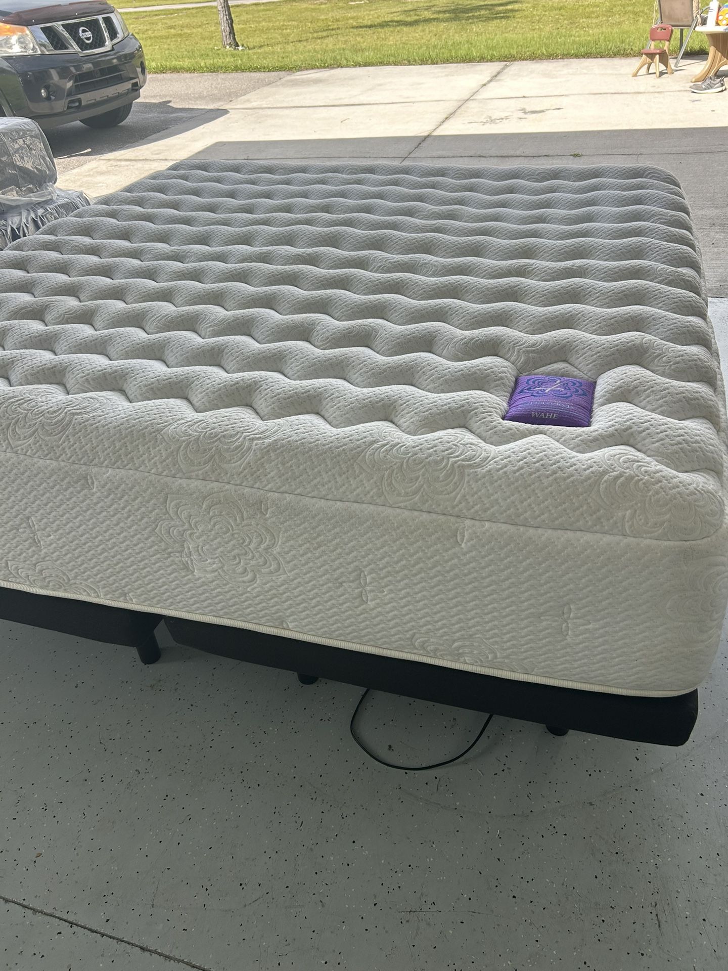 King 15 “ Prana “WAHE” luxury firm mattress only in exellent condition! Smoke Free Pet free home i deliver! Retail $7,200 Your Price $575 The 15-
