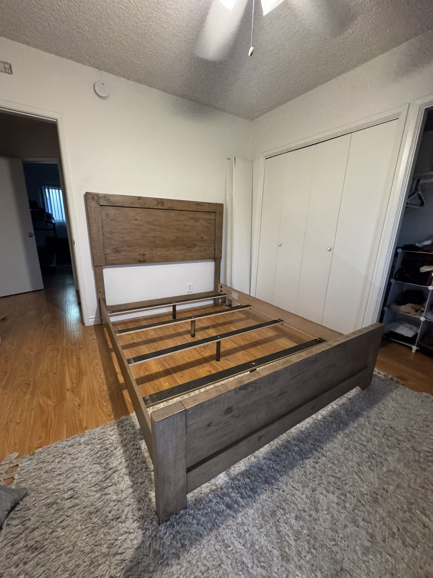 Bed frame & Headboard - Queen 