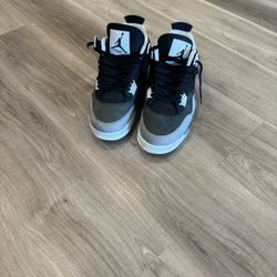 Jordan 4 “fear”