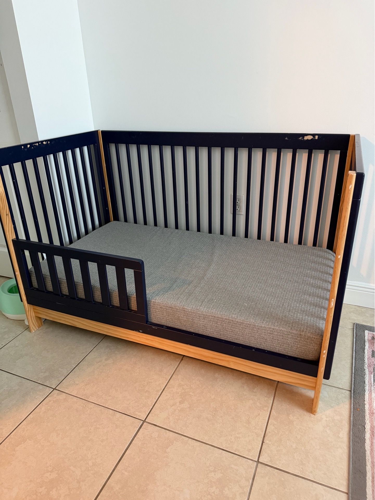 Baby crib