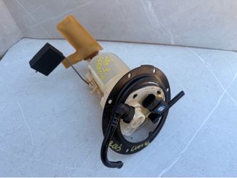 2003-2004 Toyota Corolla Fuel Pump Assembly OEM