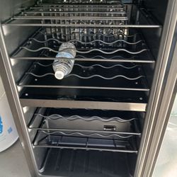 Single Zone 27bottle freestanding  Wine Cooler fridge  Whit Exterior DIGITAL  TERMOSTAT 