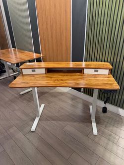 Brand new standing desks, many size available