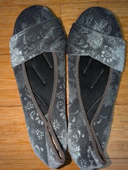 Beautiful grey flats