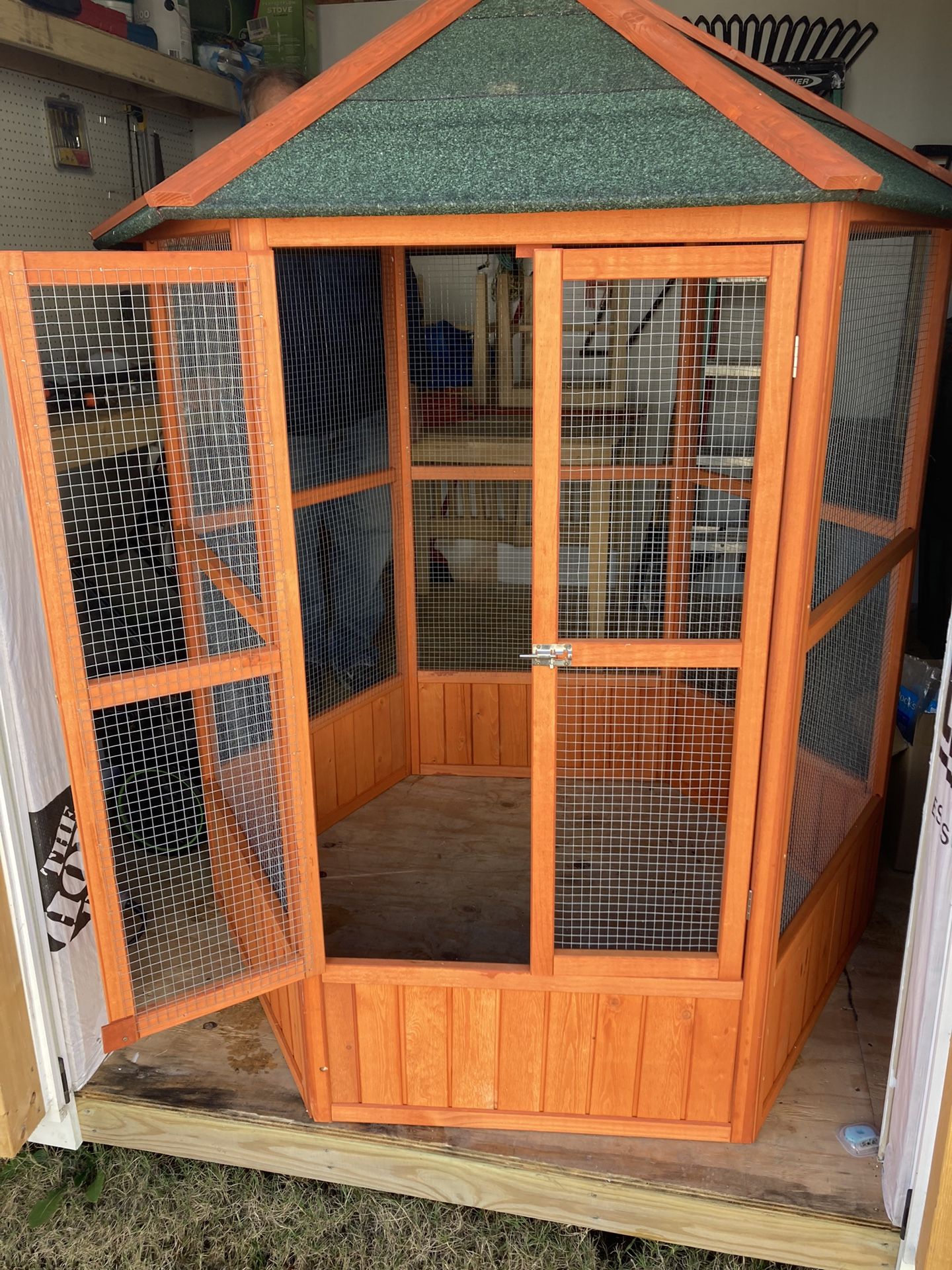 Hexagon Aviary Outdoor Birdcage