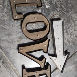 Decor- Metallic Lighting LOVE  Letters With Lit Arrow