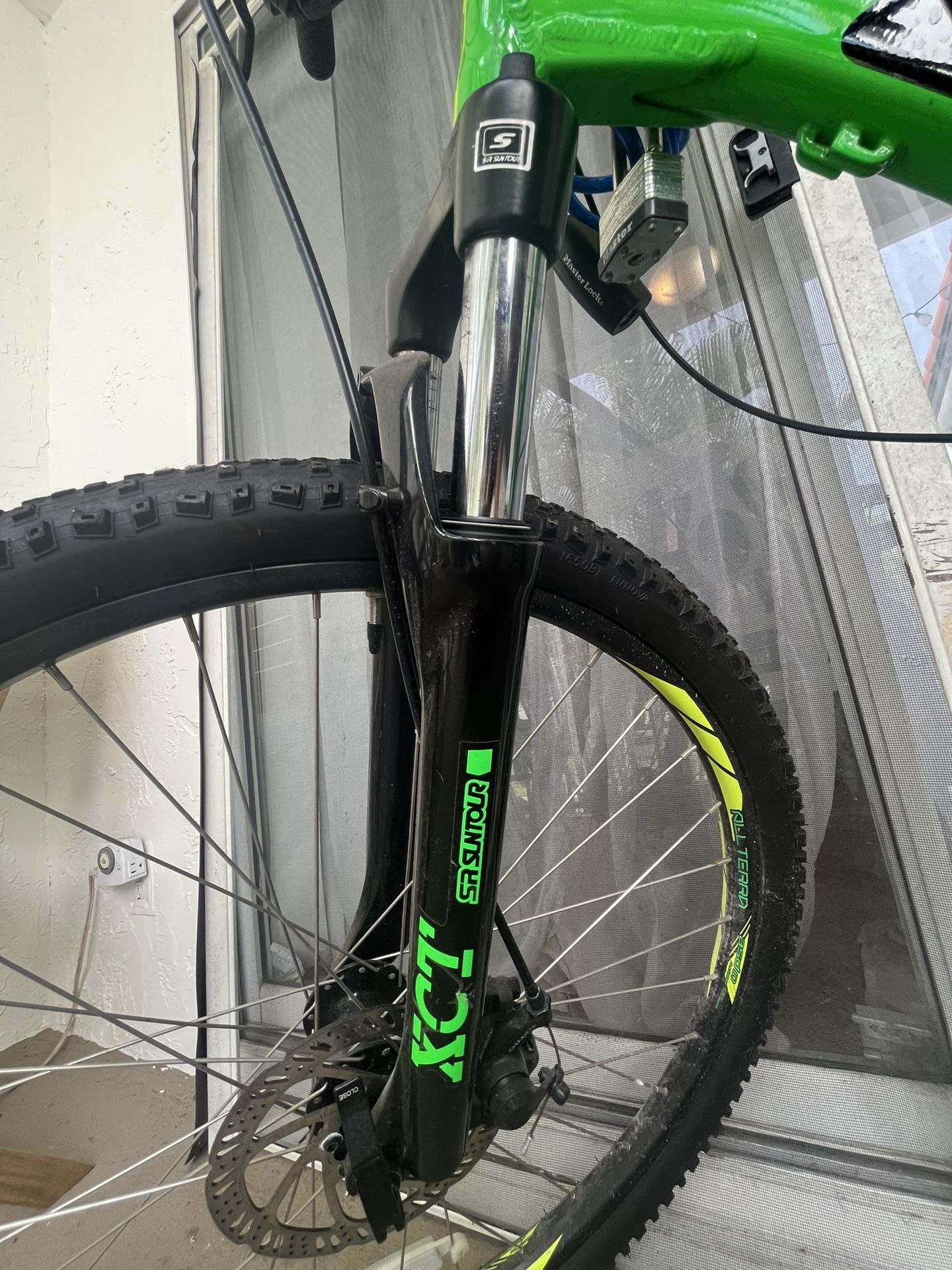 GT Aggressor Mountain Bike for Sale in Palm Beach Gardens, FL