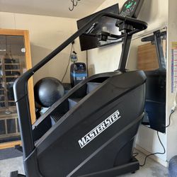 LLERO COMMERCIAL X3 STAIRMASTER / STAIR CLIMBER - Free Delivery & Assembly 