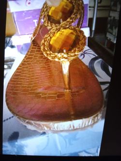 Womans Bronze Thong Gem Style In Box Never Worn Sandle Size 6