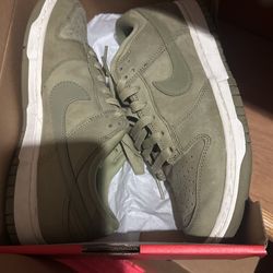 Nike Dunks Olive Green 