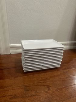 14 Rectangular Plates & 8 Small Sauce Bowls