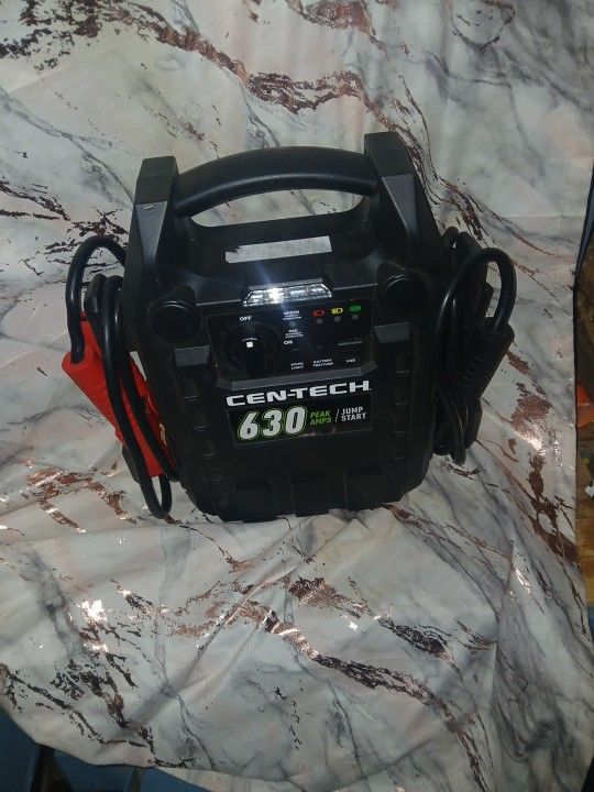 630 Peak Amp Portable Car Battery Jump Starter and Power Pack