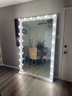 Large Hollywood Vanity Mirror with Lights