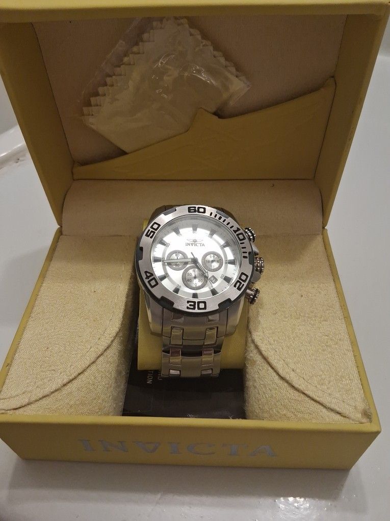 Invicta Watch 100mm Japan Chronograph 100mm Water Reistant  display picture 1