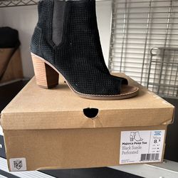 Tom’s peep toe shoes - like new size 8.5