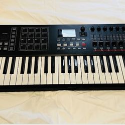 Akai MPK261 61 Keyboard  MIDI Controller 