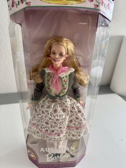 Austrian Barbie Dolls of the World Collection #21553 Vintage 1998 NEW