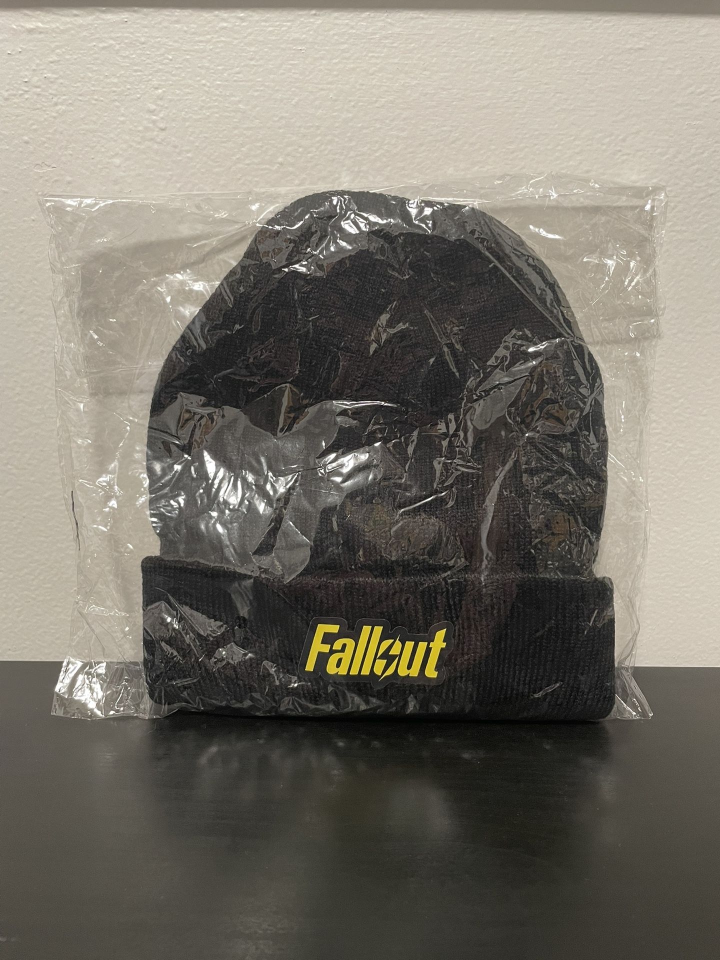 Fallout Beanie NEW SEALED Black Yellow Hat Logo Unisex Video Games