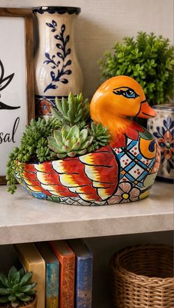 Talavera planter