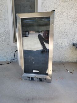 Mini refrigerator