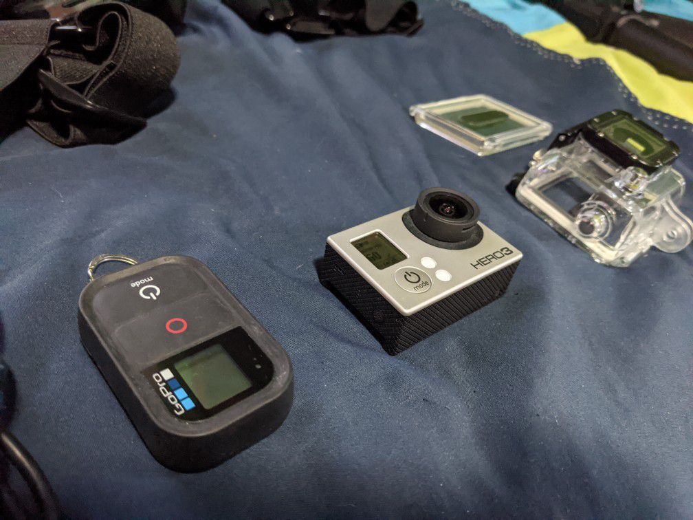 Gopro hero 3, wifi remote, accessories and mounts