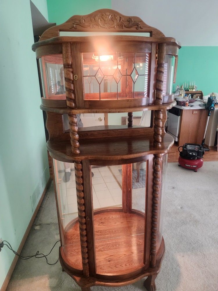 Beautiful Antique Oak Curio With 2 Lights