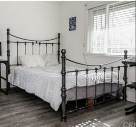 Queen Frame & Bed